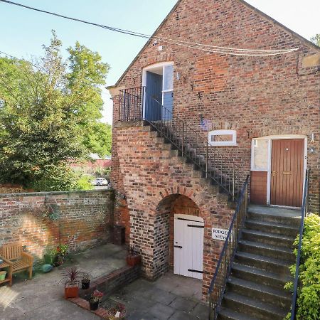 2 Rodgers Mews Apartment มัลทัน ภายนอก รูปภาพ