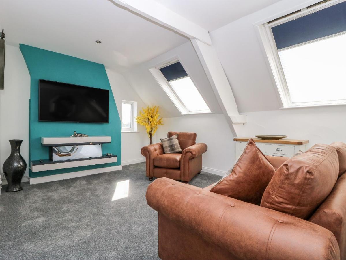 2 Rodgers Mews Apartment มัลทัน ภายนอก รูปภาพ