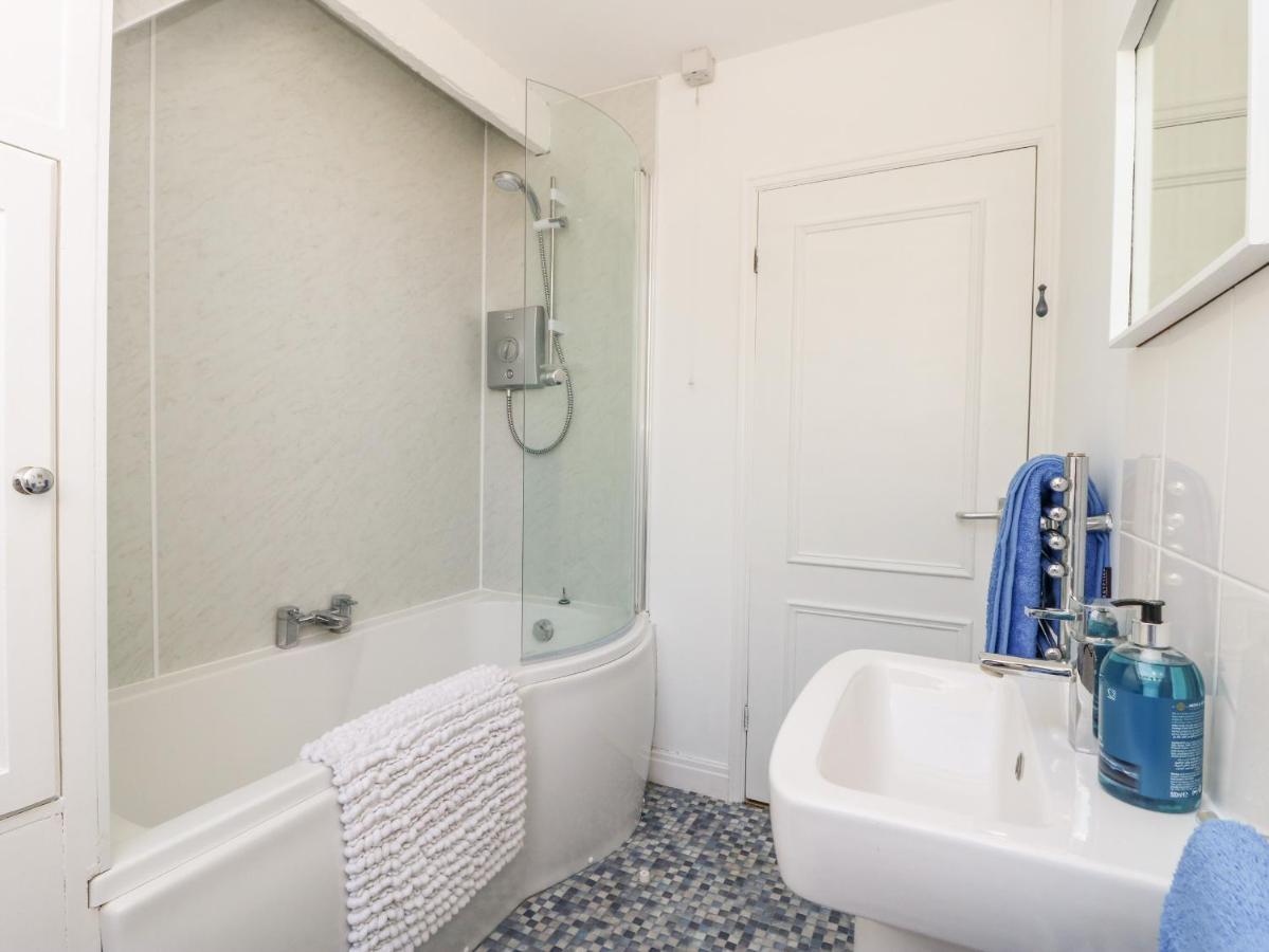 2 Rodgers Mews Apartment มัลทัน ภายนอก รูปภาพ